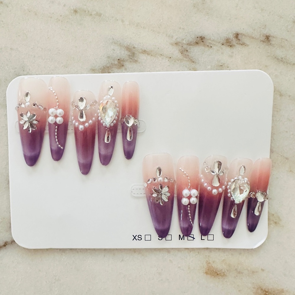 Elegant Press on Nail Set with Silver Accents